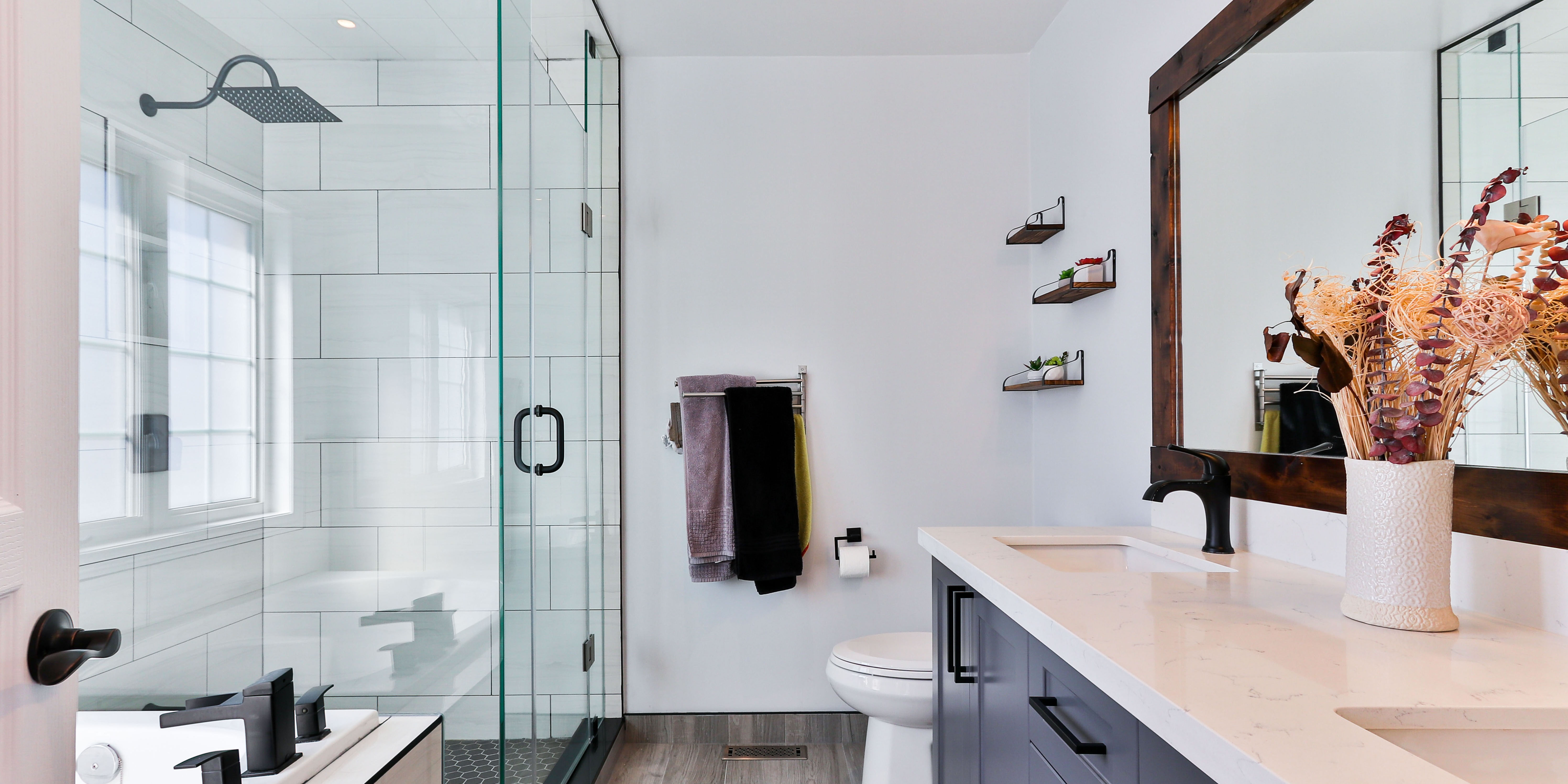 Comment moderniser une salle de bain vieillotte ? 